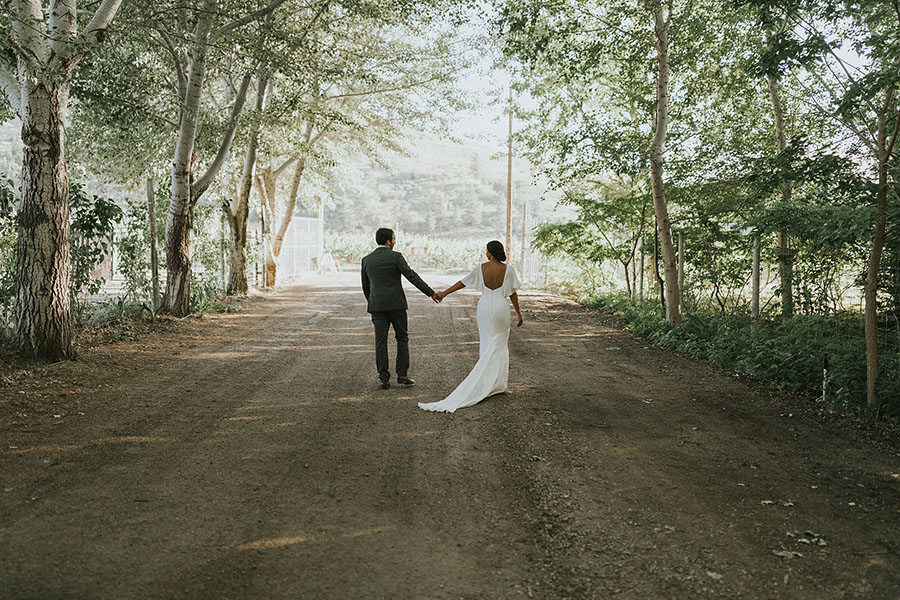 couple walking together at linden gardens