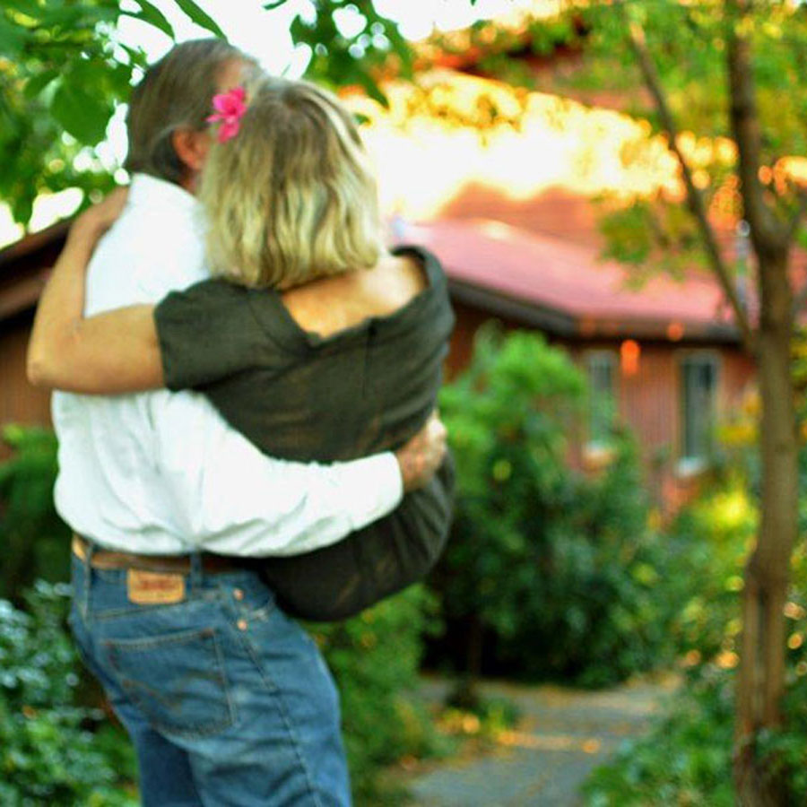 husband and wife in gardens